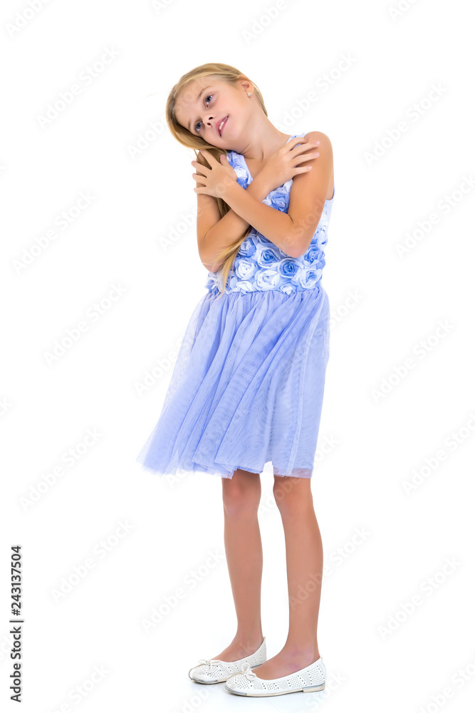 The little girl is full-length.