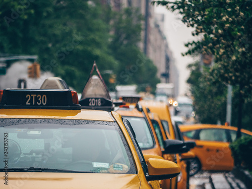Autocollant porte New York taxi jaune - TenStickers