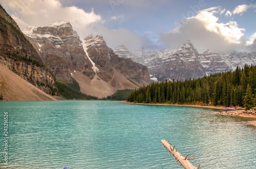 Cloudy day at Morraine Lake