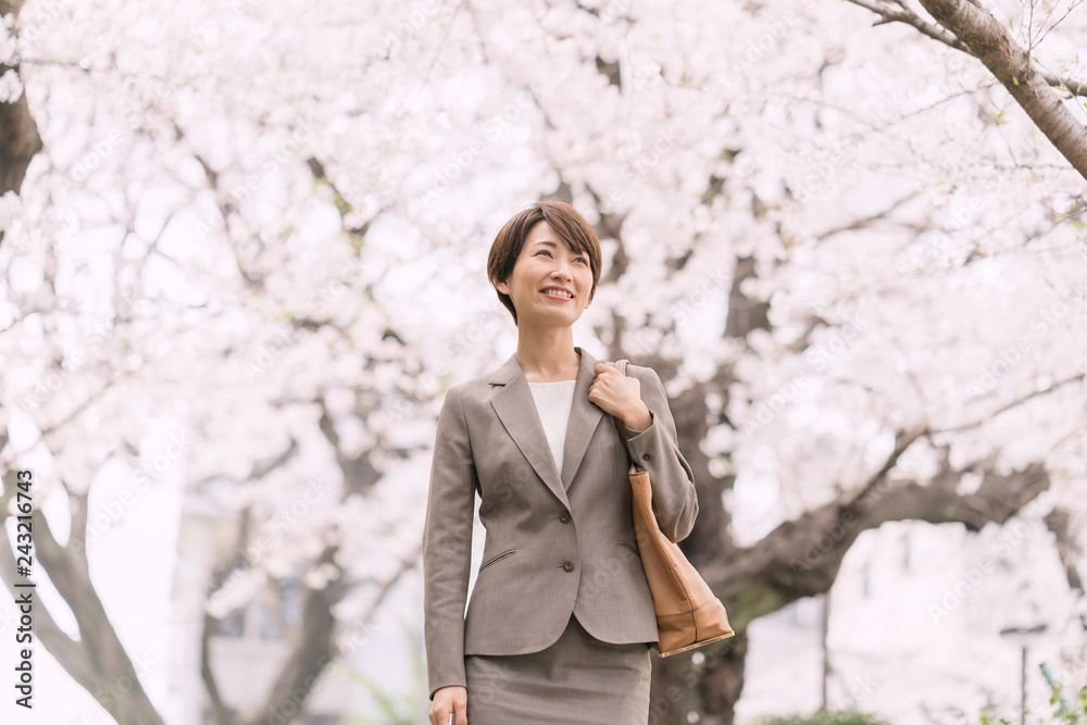 桜・ビジネスウーマン 桜・ビジネスウーマン