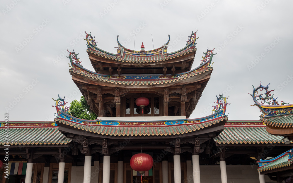 Detail of roof carvings on South Putuo or Nanputuo Temple