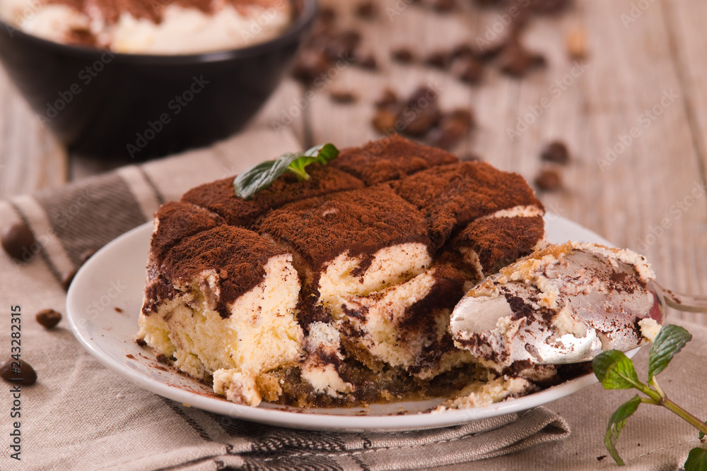 Tiramisu. Tiramisu.