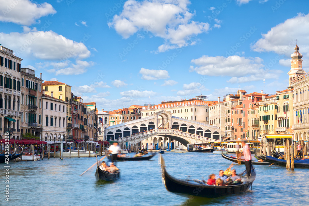 Fototapeta premium Most Rialto i Canal Grande w Wenecji, Włochy