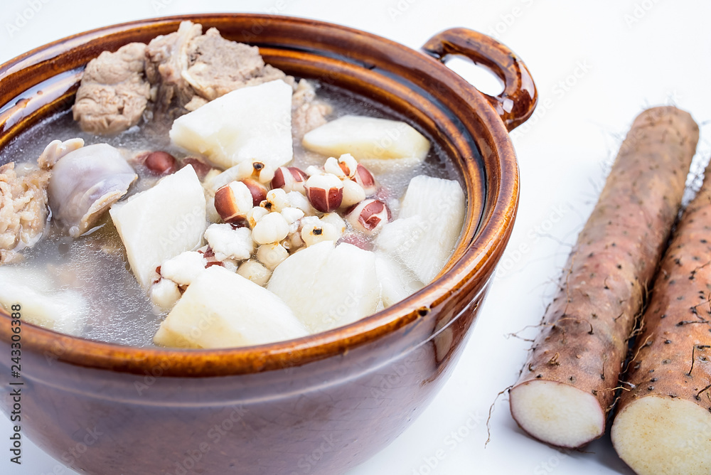Yam glutinous rice glutinous pork bone soup / spleen health soup Stock