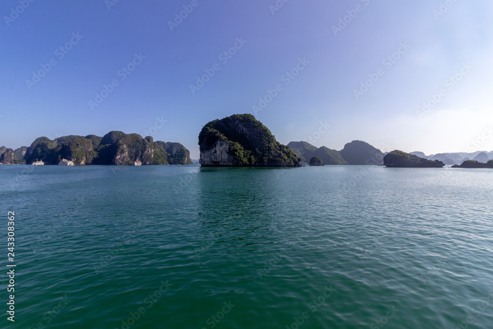 Fototapeta premium Beautiful panorama of Ha Long Bay (Descending Dragon Bay) popular tourist destination in Asia. Vietnam.