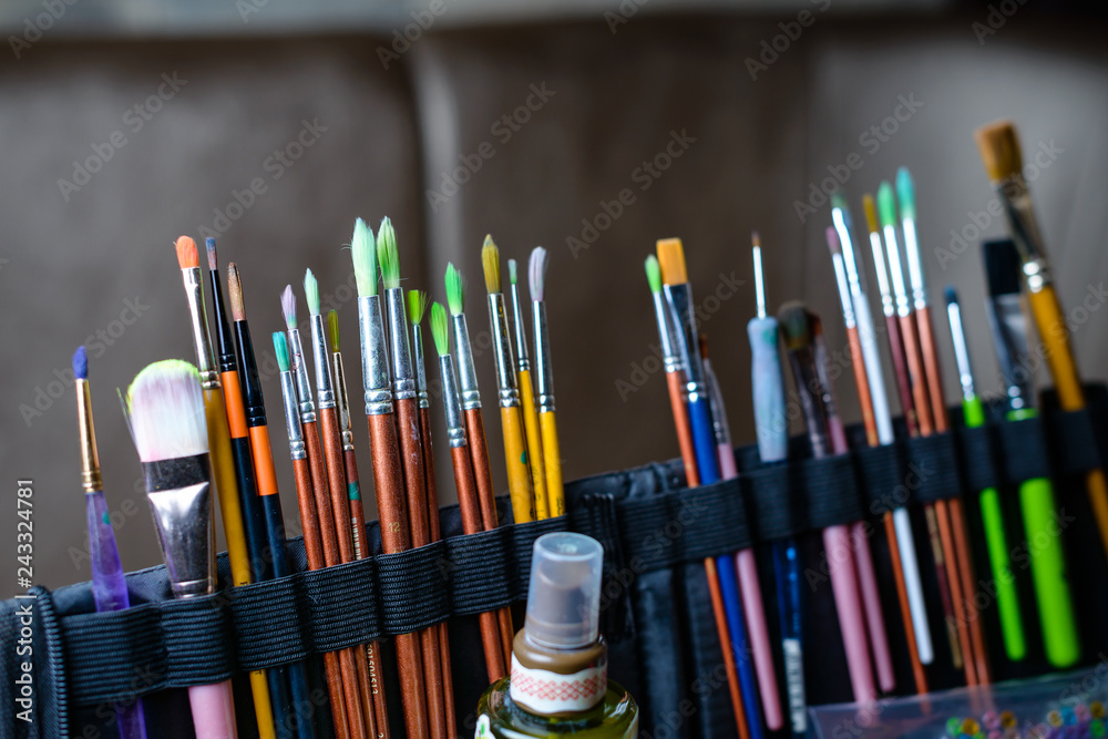 Makeup brushes and makeup eye shadows Makeup brushes and makeup eye shadows