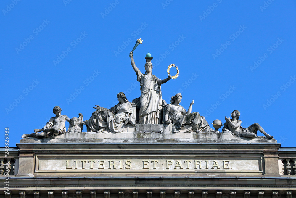 Obraz premium Strasbourg University Statues