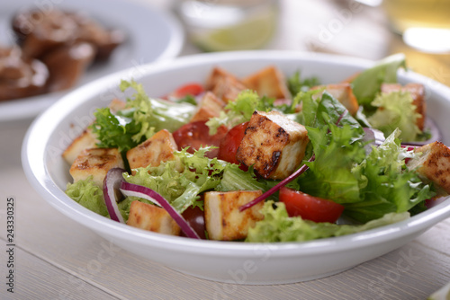 Salad with fried Tofu