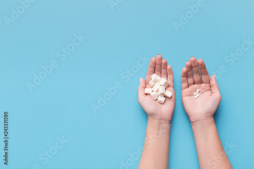 Slika na platnu Choice of sweetener in pills or regular sugar