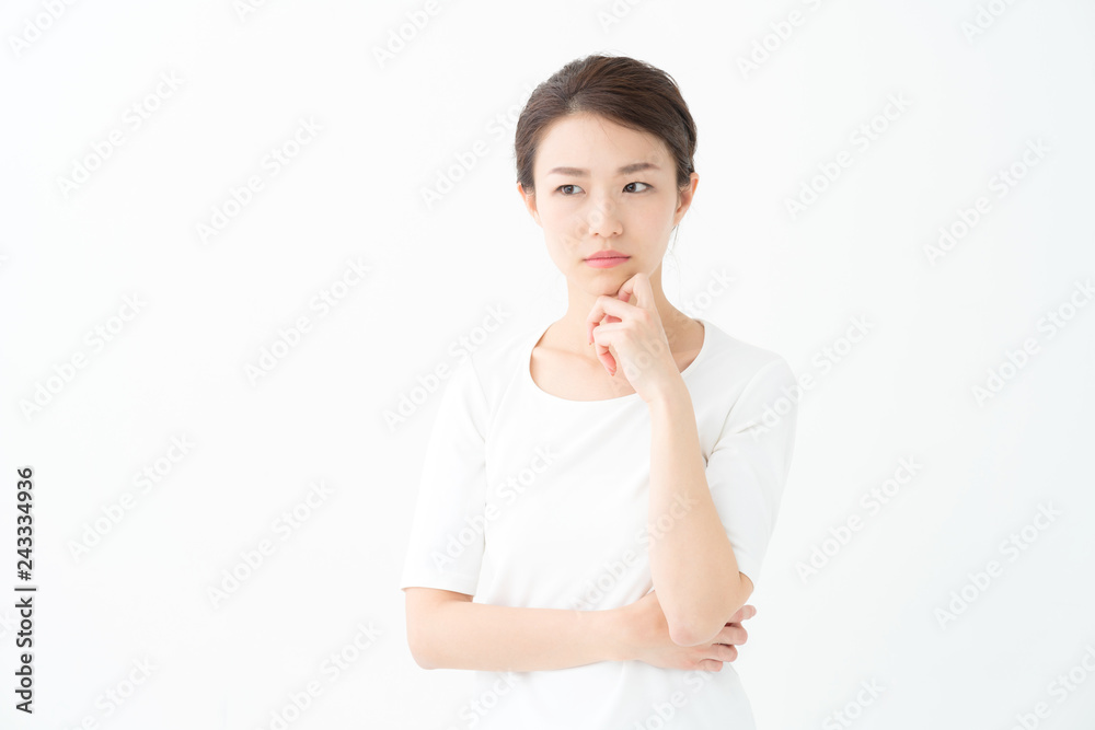 悩む女性 悩む女性