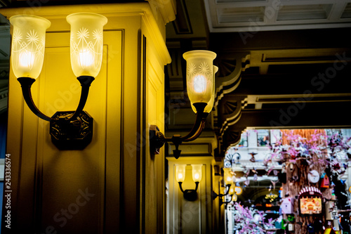Lampen im Kaufhaus GUM in Moskau