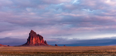 Leinwandbilder Lavendelfarbene Motive Shiprock  © Naser