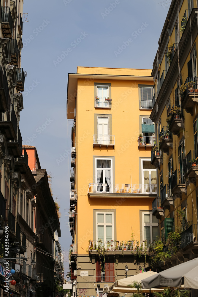 Obraz premium Building in Naples, Italy