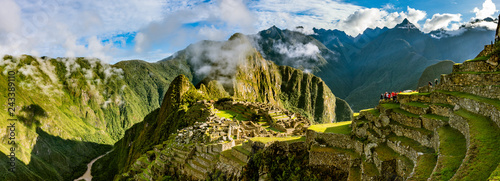 Machu Picchu bei Sonnenaufgang in Peru photo