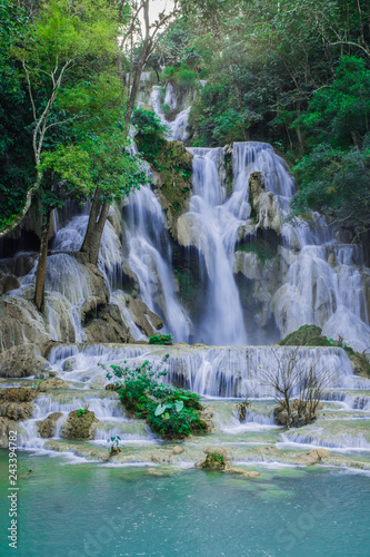Fototapeta Naklejka Na Ścianę i Meble -  waterfall