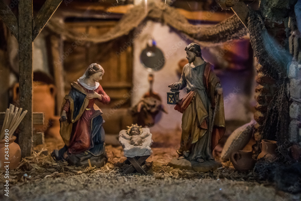 nacimiento navideño, virgen maria y reyes magos