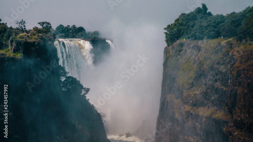 Blick auf die Victoria Falls am sp  ten Nachmittag  Sambesi  Simbabwe  