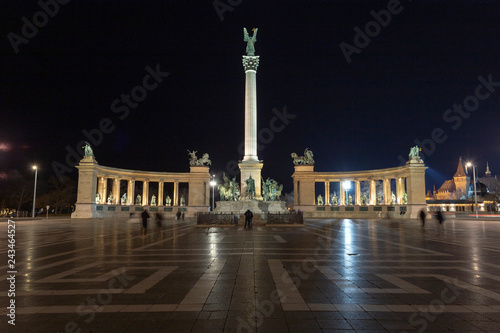 Heroes' square Budapest © skovalsky
