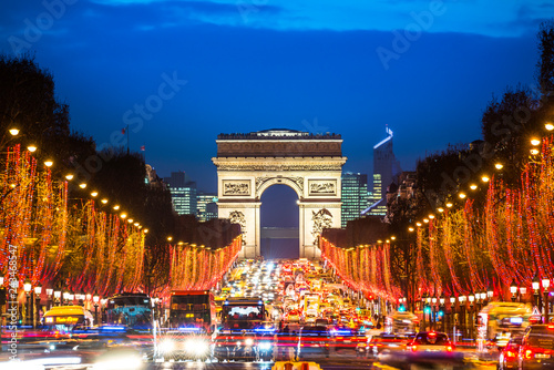 Champs Elysées © Yves
