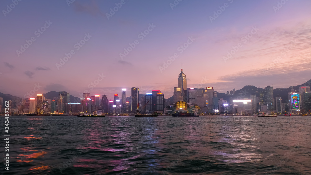 Obraz premium 香港 ビクトリアハーバー 夕景