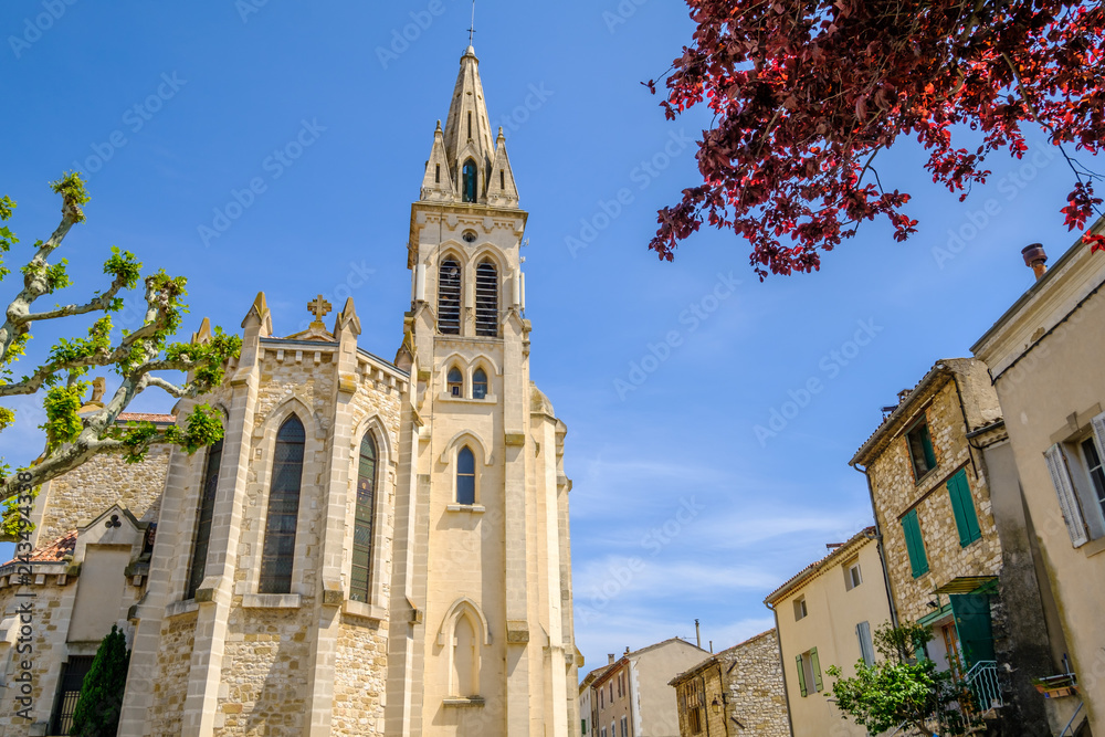 Eglise catholique du village de Saint-Cannat. Provence, France.