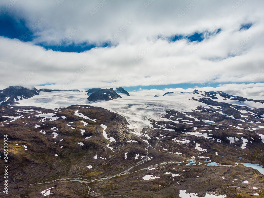 Obraz premium Mountains with snow and glaciers. Road Sognefjellet, Norway