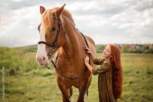 girl with horse © Elena
