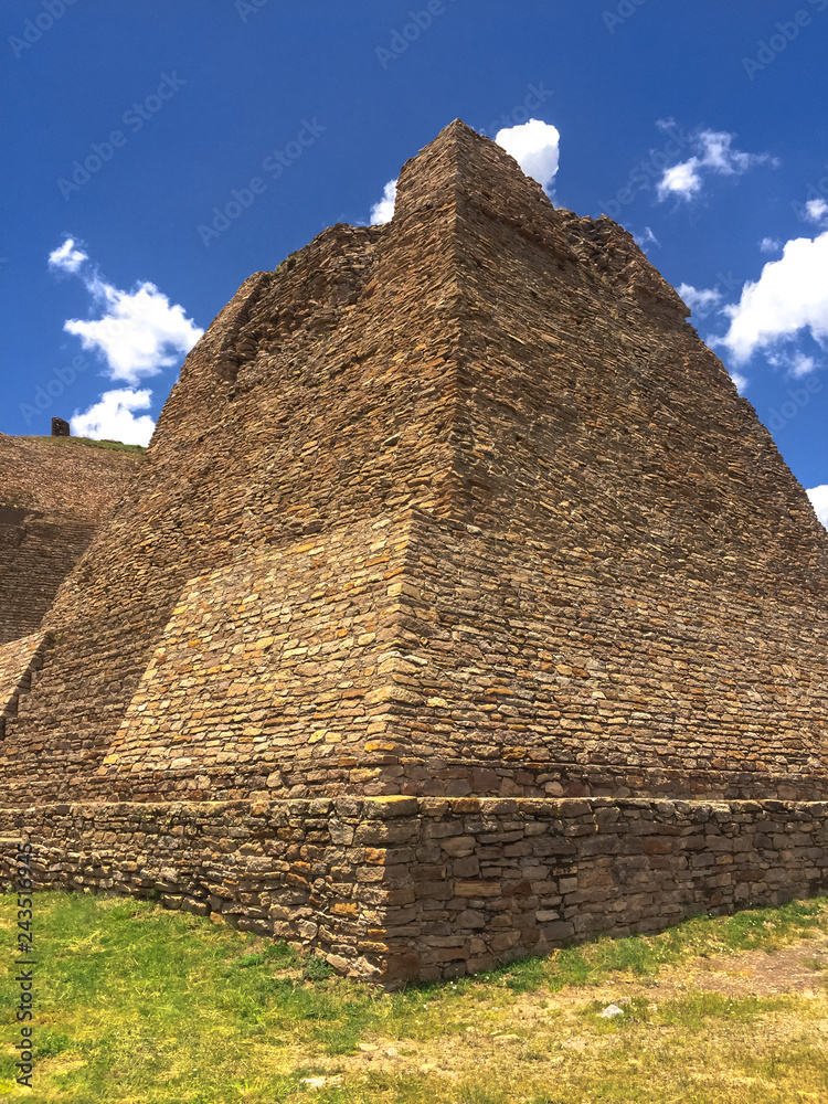 La Quemada, espacio arqueológico en Zacatecas México. Pirámide. 