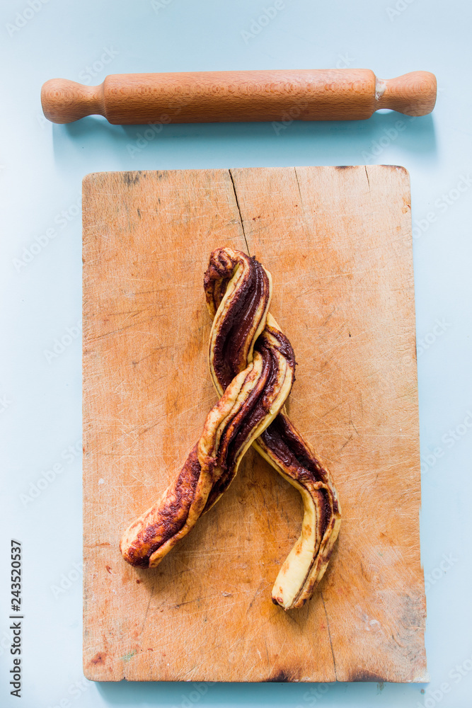 How to bake a babka jewish cake, series of images depictting how to