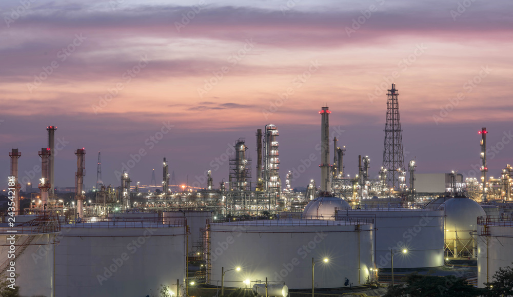 Oil refinery with cold light