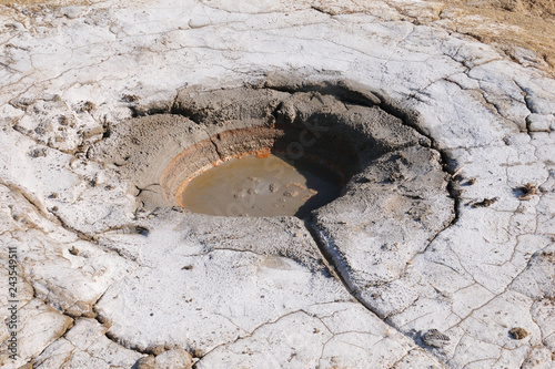 Schlammvulkane; Vulcanii noroiosi; Berca; Rumänien; Romania photo