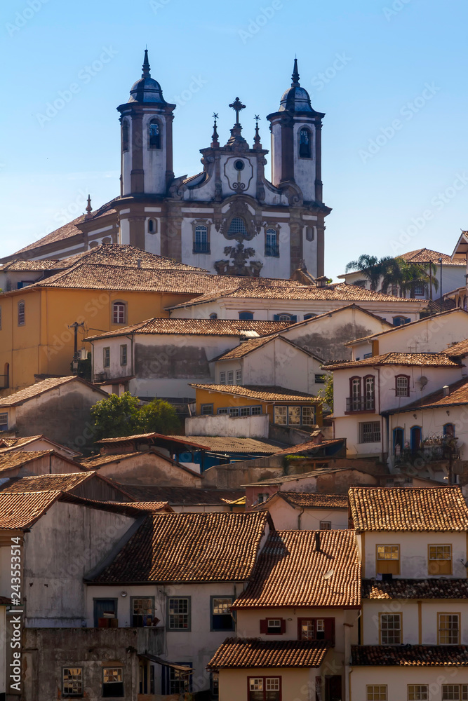 Casario colonial e Igreja de Santa ifigênia, Ouro Preto, Brasil
