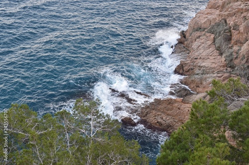veduta sul mare e rocce © elesco16