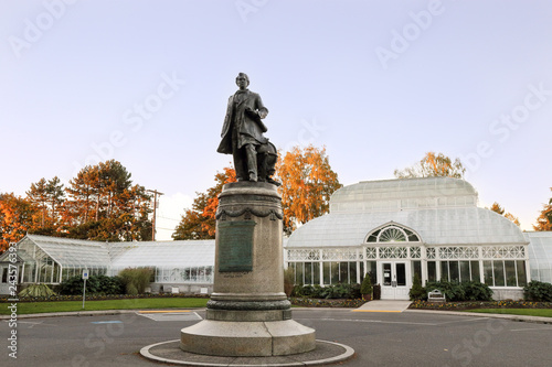 The sculpture William Henry Seward in front of the Volunteer Park Conservatory