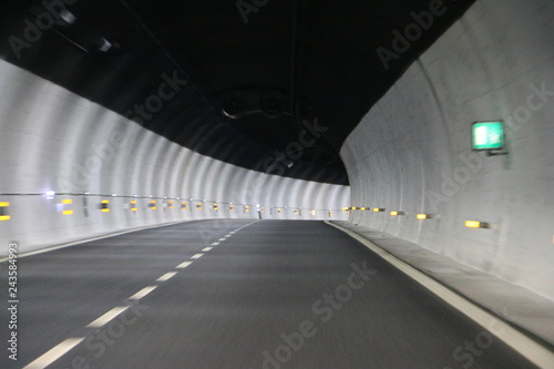 tunnel in city © Rodrigo