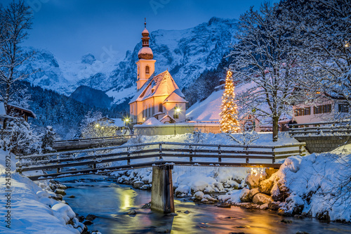 Fotografia Church of Ramsau in winter twilight, Bavaria, Germany