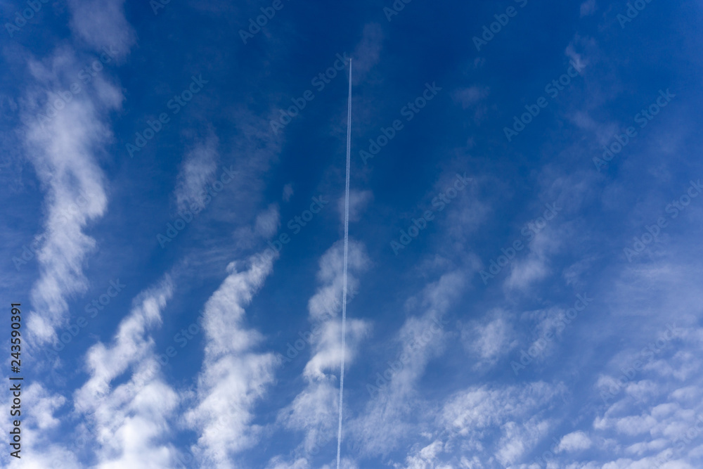 青い空と白い雲とひこうき雲 青い空と白い雲とひこうき雲