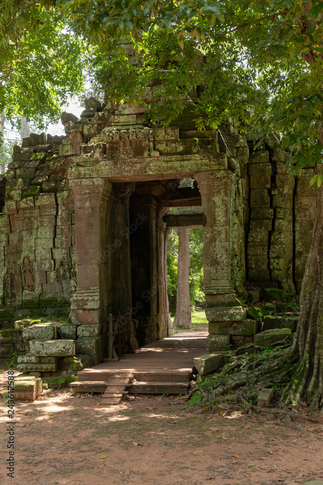 Ruined stone entrance to Banteay Kdei temple