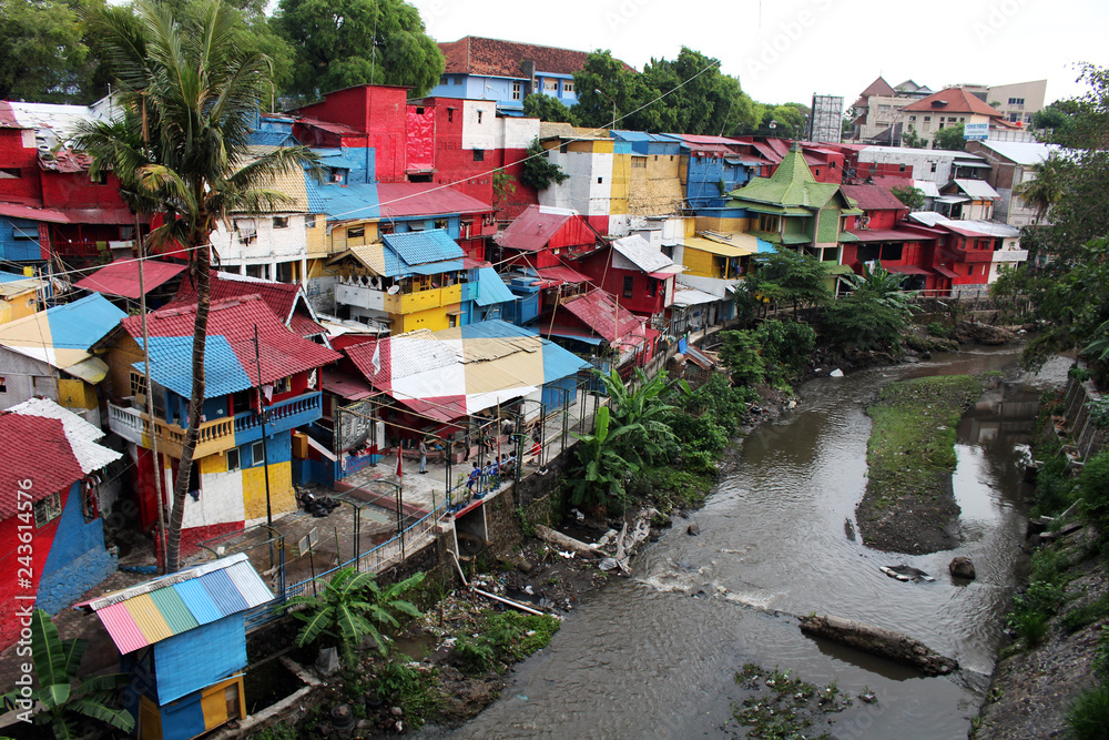 Fototapeta premium Colorful favela in the outskirs of Jogyjakarta, Indonesia