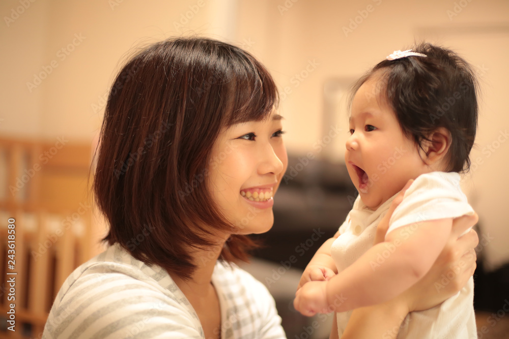 笑顔の親子 笑顔の親子