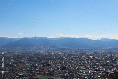 愛宕山から望む甲府盆地と富士山 photo