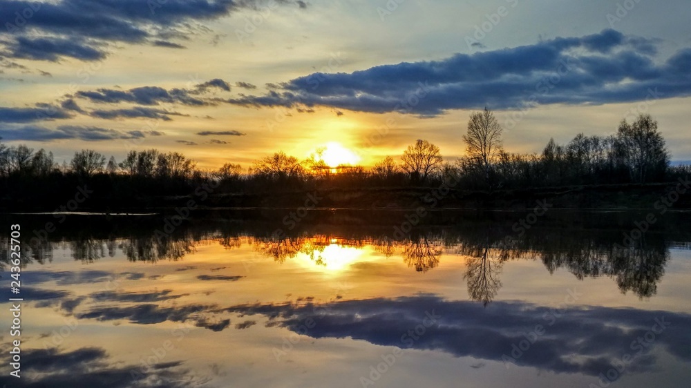 Fototapeta premium sunset over lake