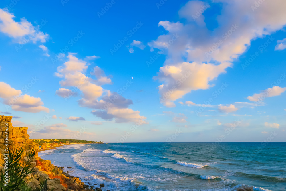 Obraz premium Antalya, błękitne morze i naturalne piękno