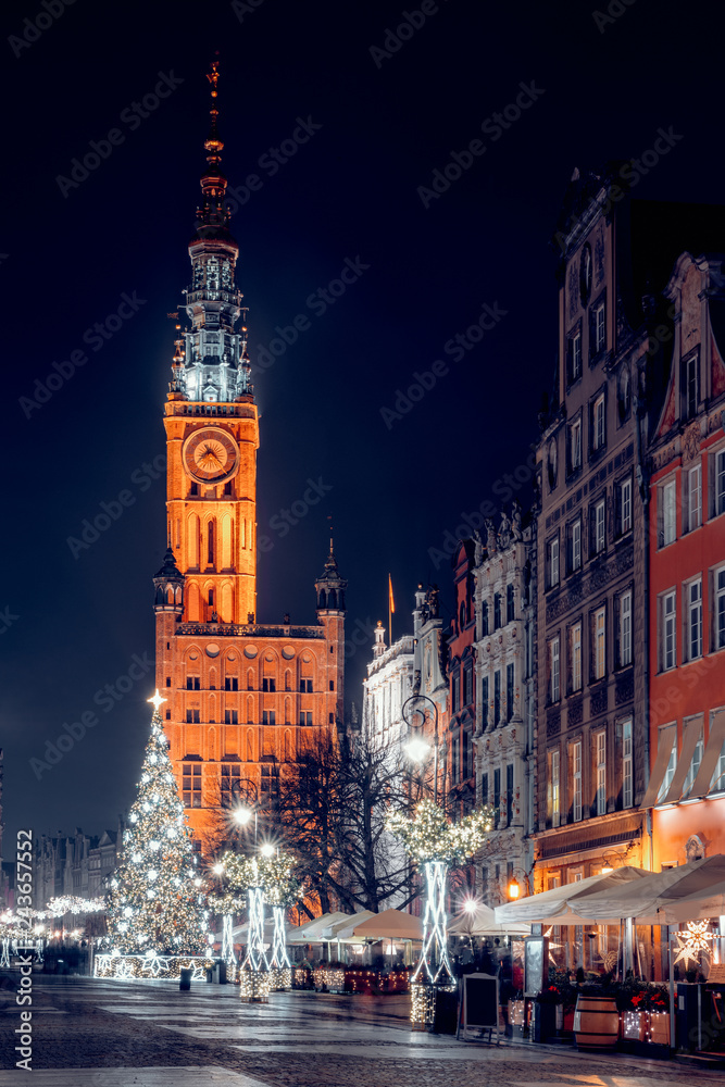 Fototapeta premium Gdansk old town at night