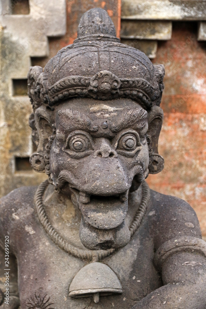 Hindu statue, Tirta Empul temple, Pura Tirta Empul, Hindu Balinese water temple, Tampaksiring, Bali, Indonesia 