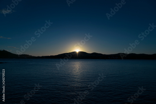 Sonnenuntergang in der Bucht von Agay Saint-Rapha  l C  te d   Azur