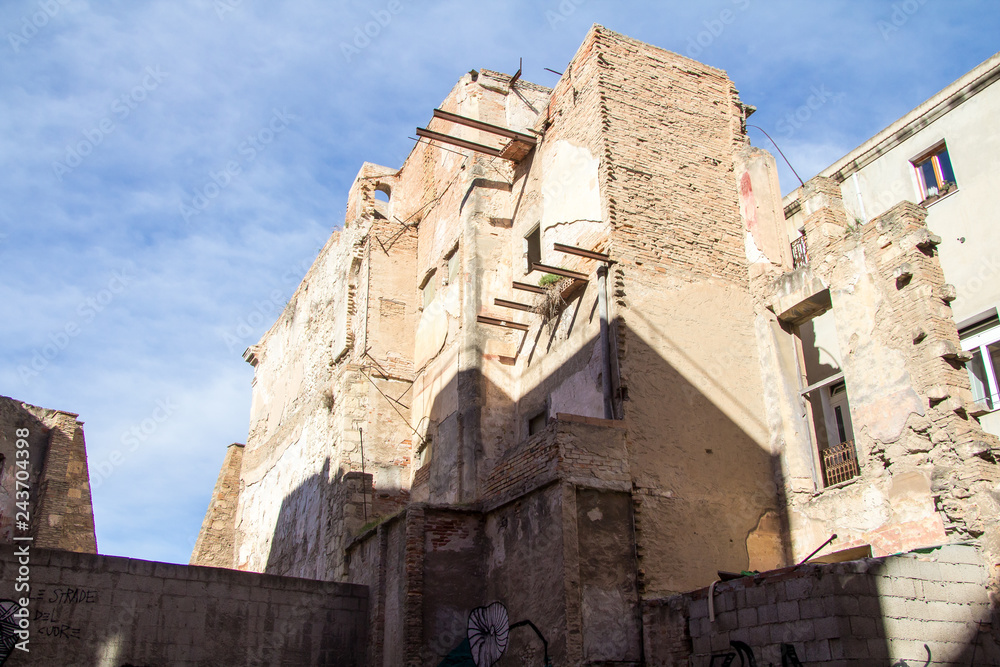 Cagliari: vecchi palazzi all'interno del quartiere castello - Sardegna