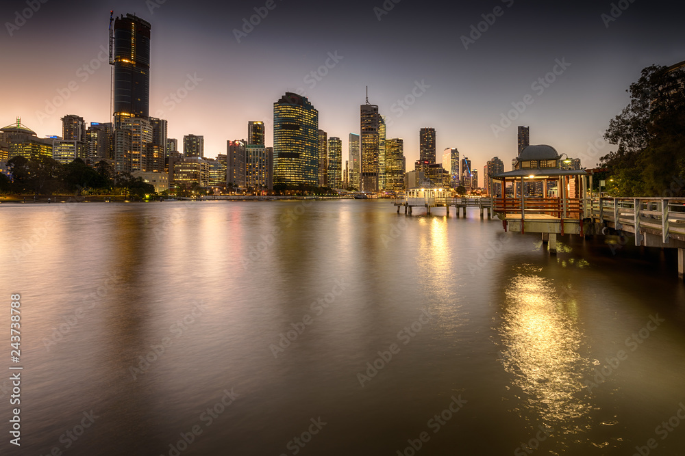 Fototapeta premium Brisbane skyline at night