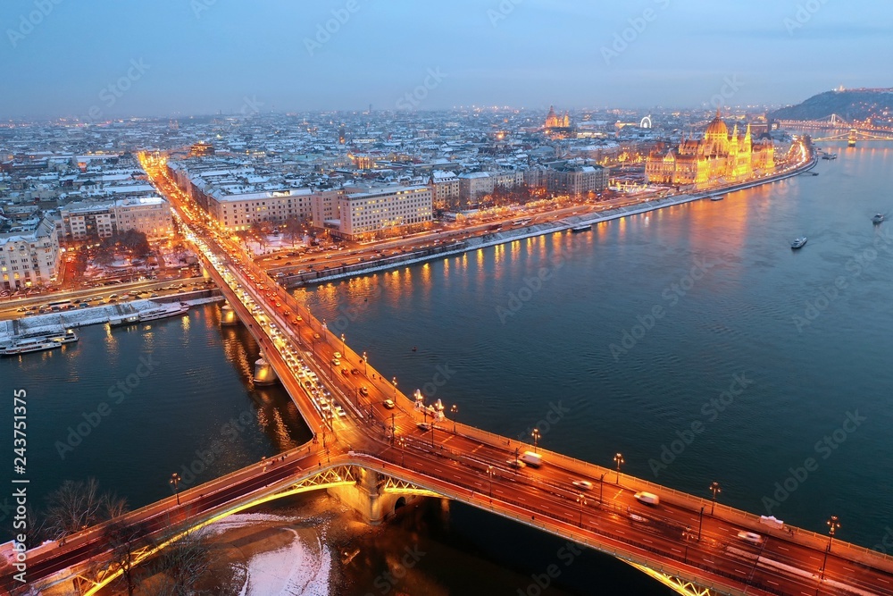 Obraz premium Night panorama of Budapest Hungary