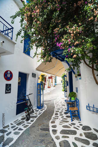 Fototapeta Naklejka Na Ścianę i Meble -  Skiathos Town